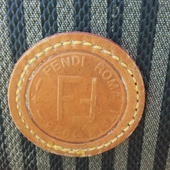 Vintage FENDI Roma Italy 1925 Crossbody Bag - Picture 2 of 16